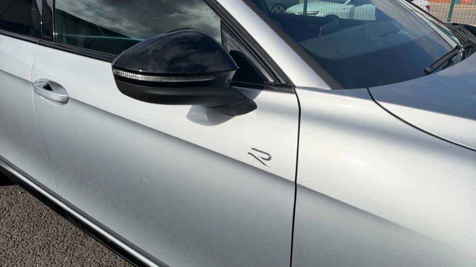 Volkswagen Passat 1.5 TSI eHybrid R-Line 5dr DSG Estate - Image 26