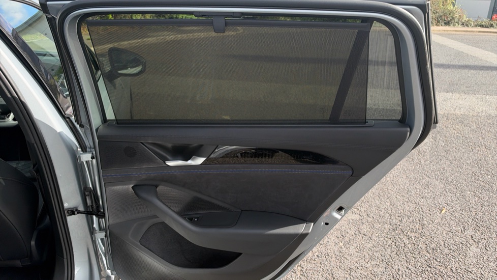Volkswagen Passat 1.5 TSI eHybrid R-Line 5dr DSG Estate - Image 29