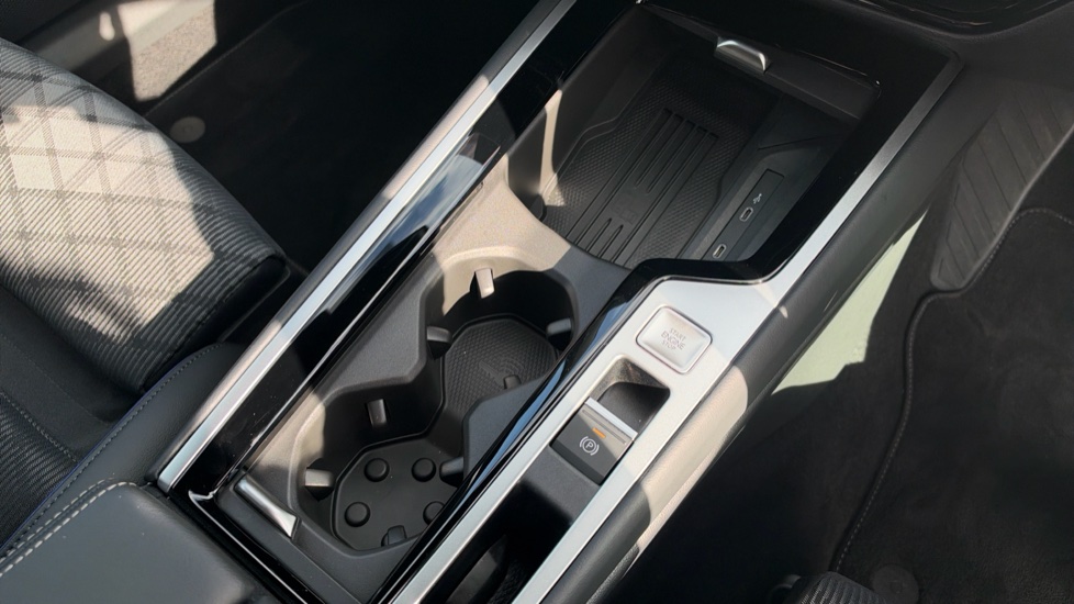 Volkswagen Passat 1.5 TSI eHybrid R-Line 5dr DSG Estate - Image 30