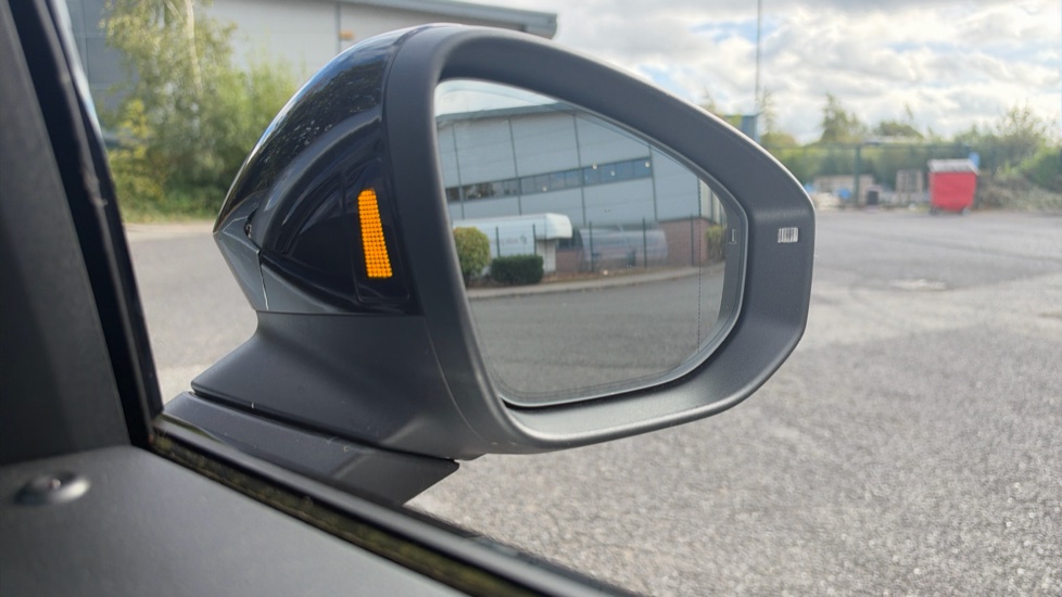 Volkswagen Passat 1.5 TSI eHybrid R-Line 5dr DSG Estate - Image 39