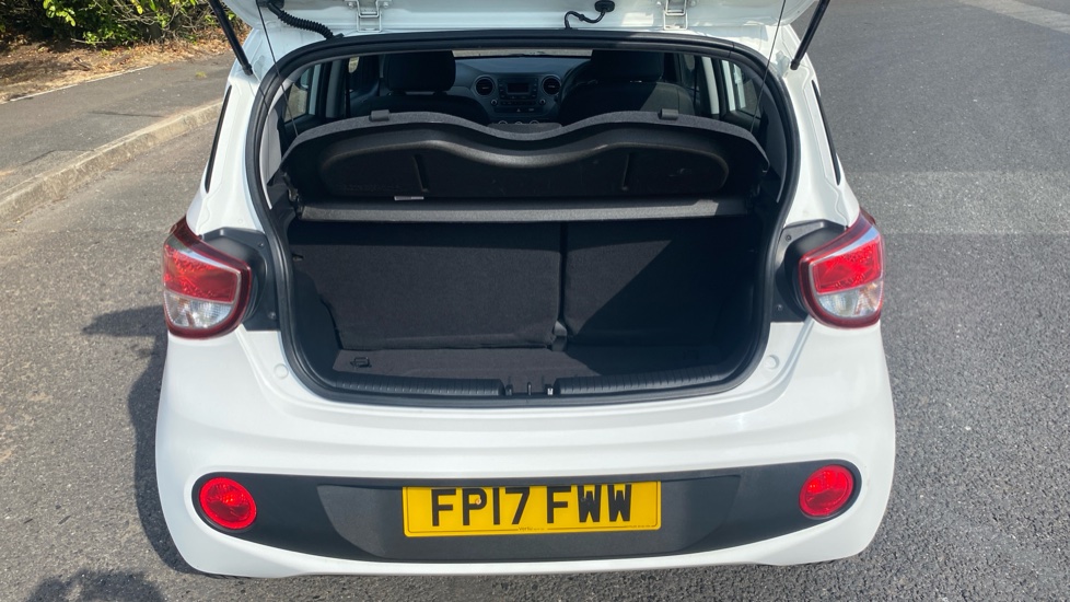 Hyundai i10 1.2 SE 5dr Petrol Hatchback - Image 4