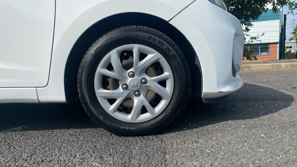 Hyundai i10 1.2 SE 5dr Petrol Hatchback - Image 7