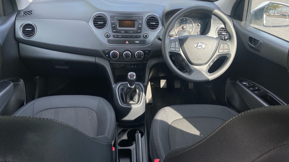 Hyundai i10 1.2 SE 5dr Petrol Hatchback - Image 10