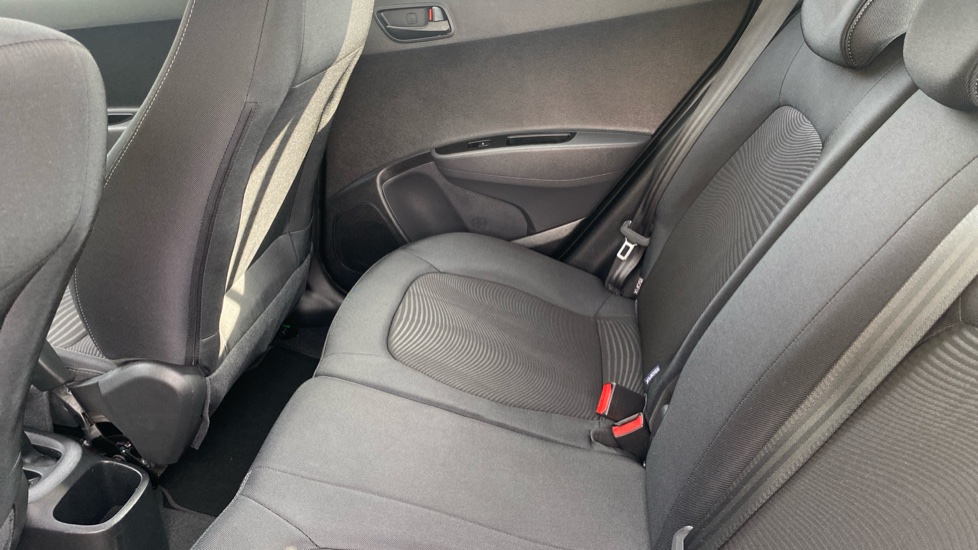 Hyundai i10 1.2 SE 5dr Petrol Hatchback - Image 16