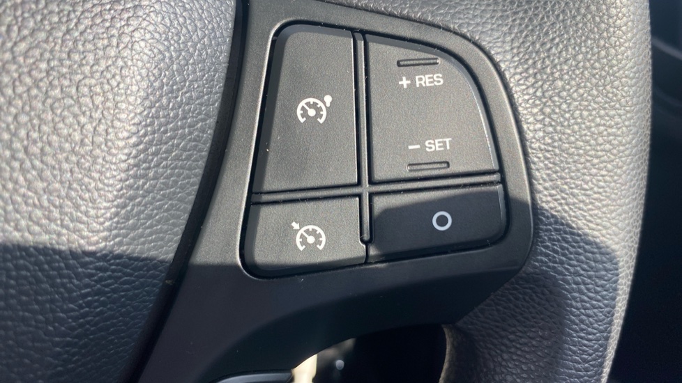 Hyundai i10 1.2 SE 5dr Petrol Hatchback - Image 30