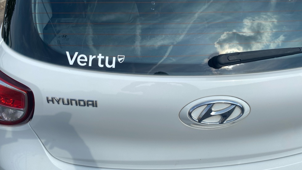 Hyundai i10 1.2 SE 5dr Petrol Hatchback - Image 48