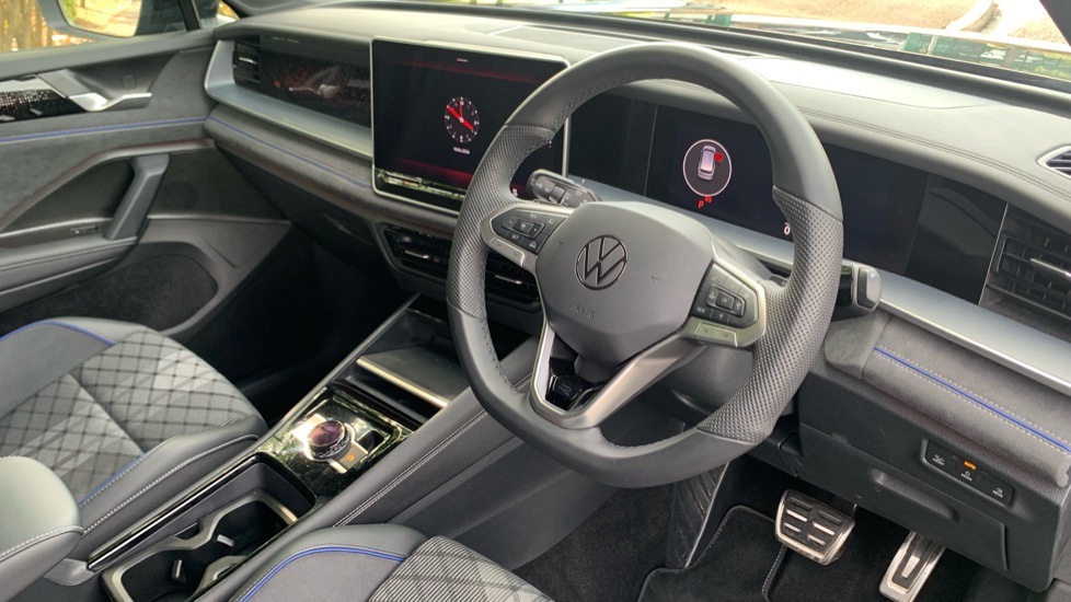 Volkswagen Tayron 1.5 TSI eHybrid R-Line 5dr DSG6 Estate - Image 11
