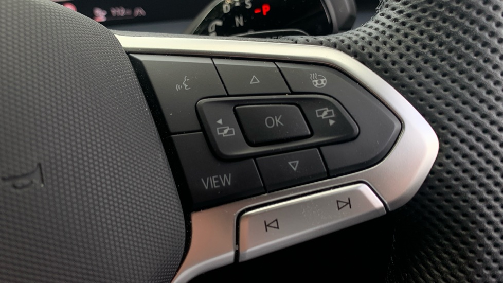 Volkswagen Tayron 1.5 TSI eHybrid R-Line 5dr DSG6 Estate - Image 22