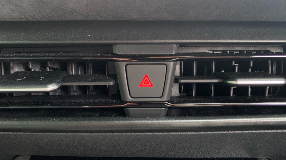 Volkswagen Tayron 1.5 TSI eHybrid R-Line 5dr DSG6 Estate - Image 30