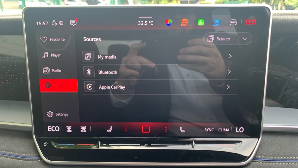 Volkswagen Tayron 1.5 TSI eHybrid R-Line 5dr DSG6 Estate - Image 40