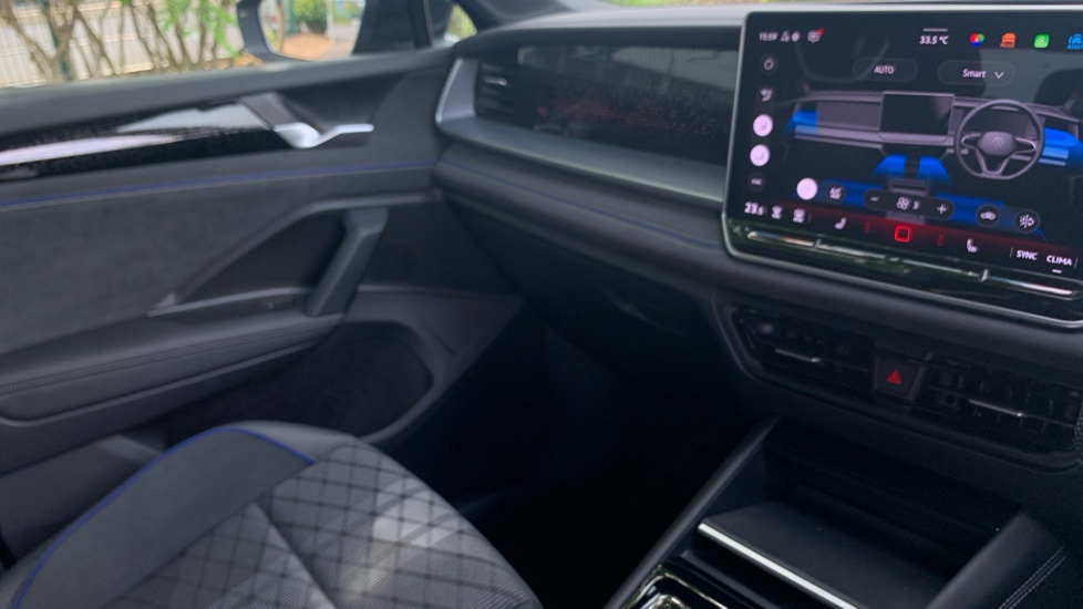 Volkswagen Tayron 1.5 TSI eHybrid R-Line 5dr DSG6 Estate - Image 61
