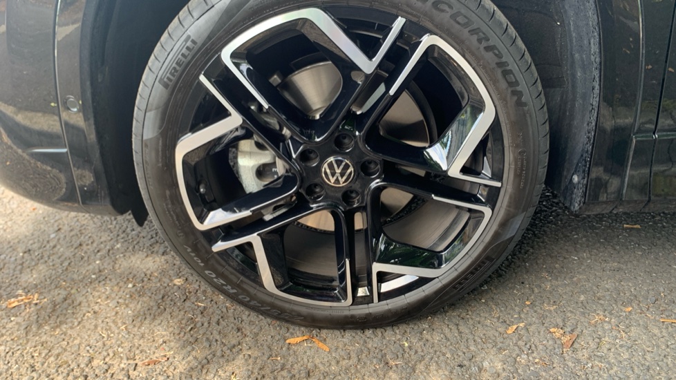 Volkswagen Tayron 1.5 TSI eHybrid R-Line 5dr DSG6 Estate - Image 64