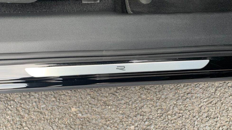 Volkswagen Tayron 1.5 TSI eHybrid R-Line 5dr DSG6 Estate - Image 69