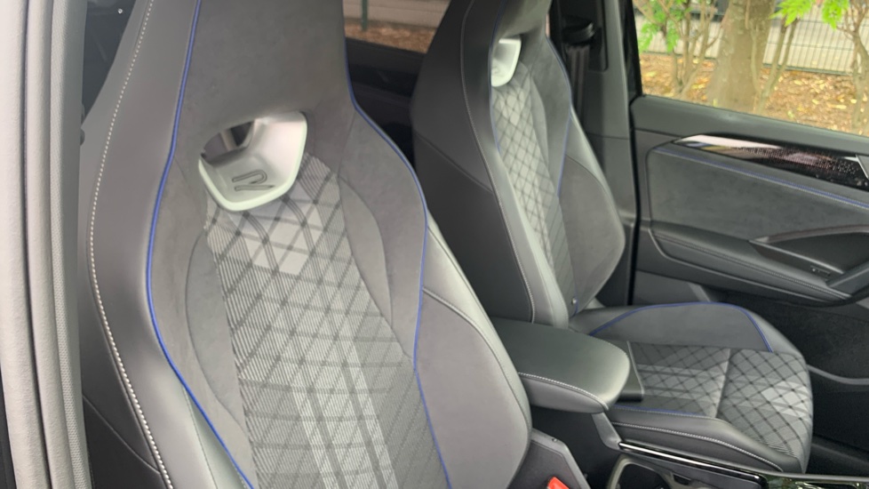 Volkswagen Tayron 1.5 TSI eHybrid R-Line 5dr DSG6 Estate - Image 70