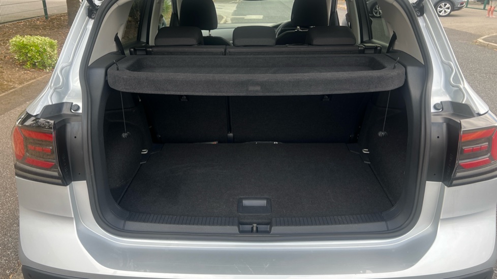 Volkswagen T-Cross 1.0 TSI 115 Match 5dr Petrol Estate - Image 4