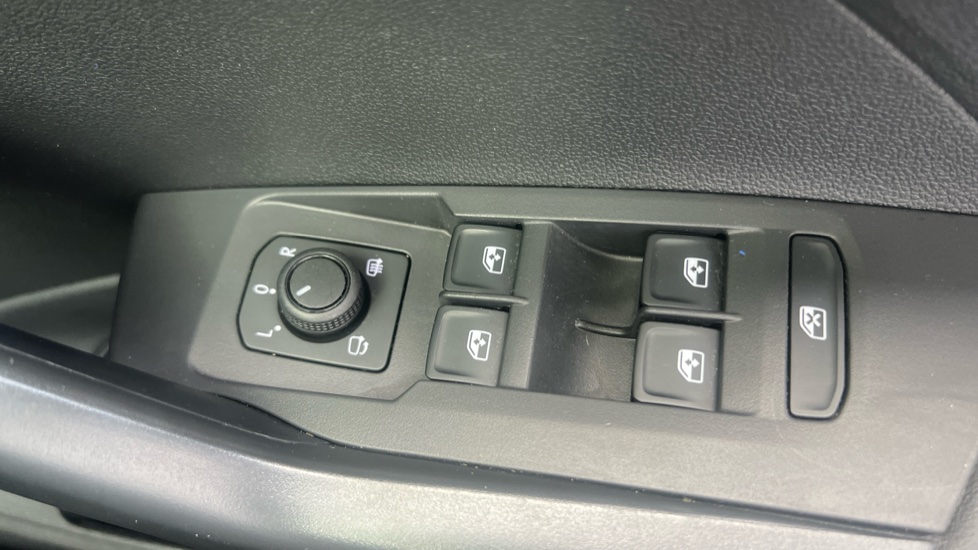 Volkswagen T-Cross 1.0 TSI 115 Match 5dr Petrol Estate - Image 30