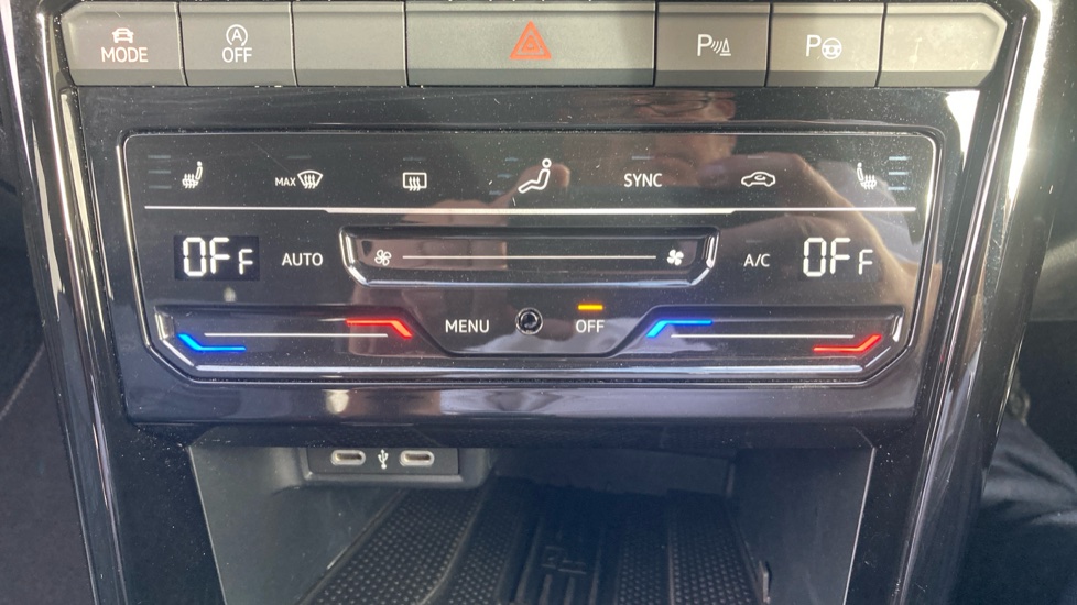 Volkswagen T-Roc 1.5 TSI R-Line 5dr Petrol Hatchback - Image 36