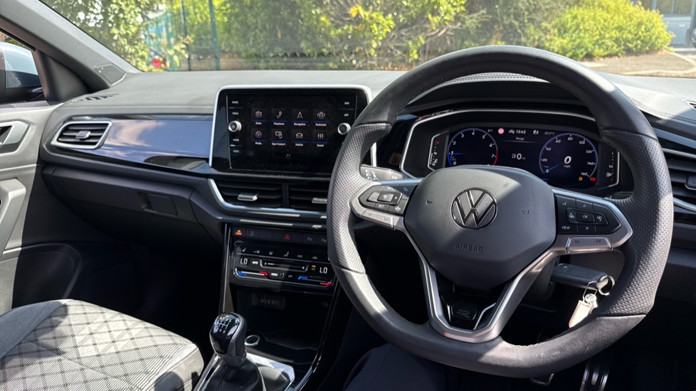Volkswagen T-Roc 1.5 TSI R-Line 5dr Petrol Hatchback - Image 21
