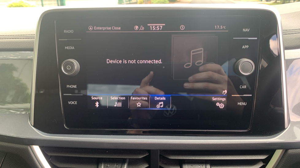 Volkswagen T-Roc 1.5 TSI Style 5dr Petrol Hatchback - Image 31
