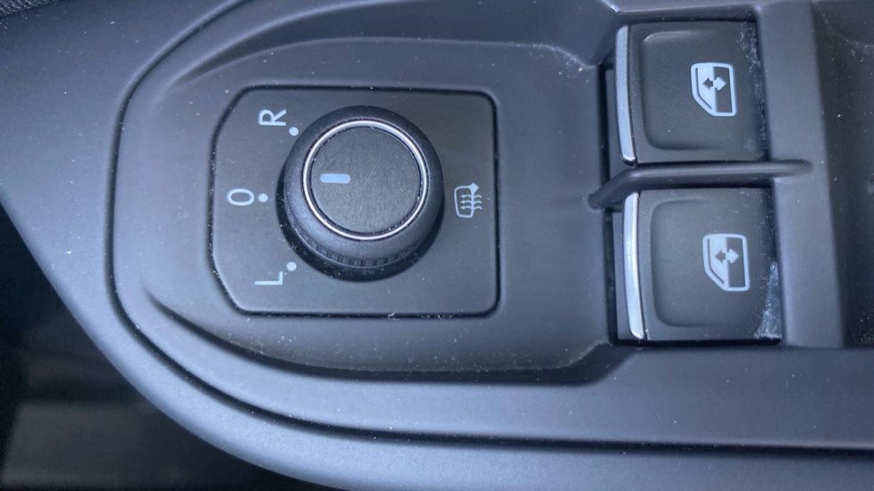 Volkswagen Golf 1.0 TSI Life 5dr Petrol Hatchback - Image 56