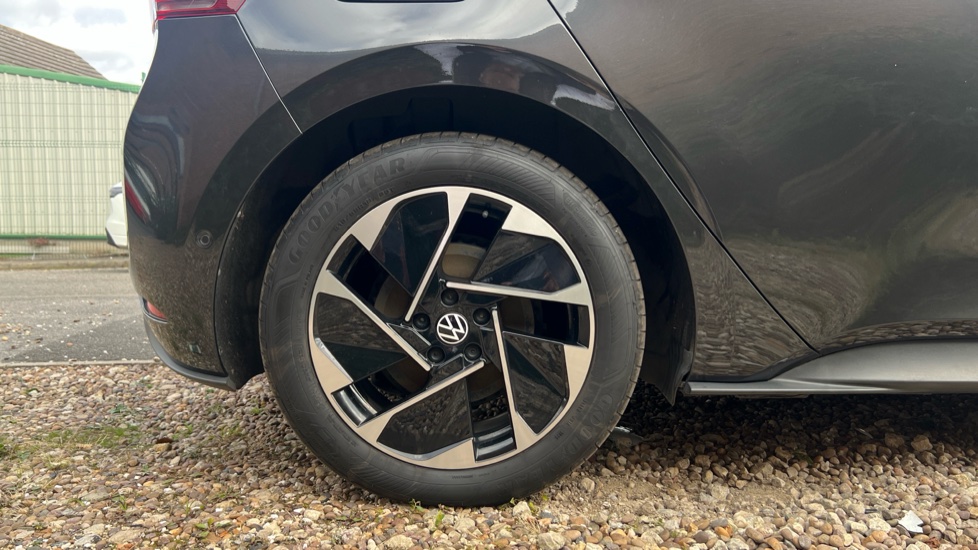 Volkswagen ID.3 150kW Family Pro Performance 58kWh 5dr Auto Electric Hatchback - Image 7