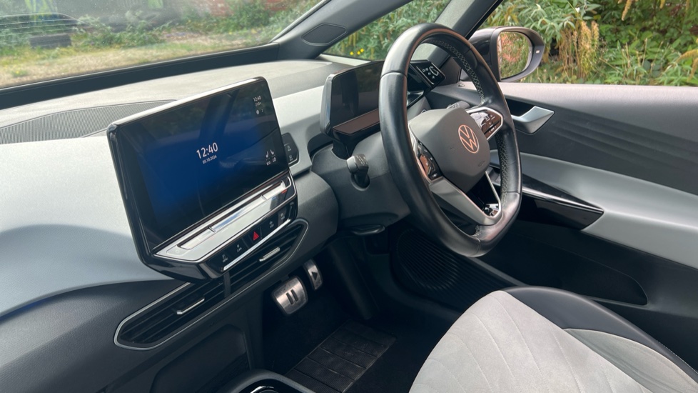 Volkswagen ID.3 150kW Family Pro Performance 58kWh 5dr Auto Electric Hatchback - Image 9