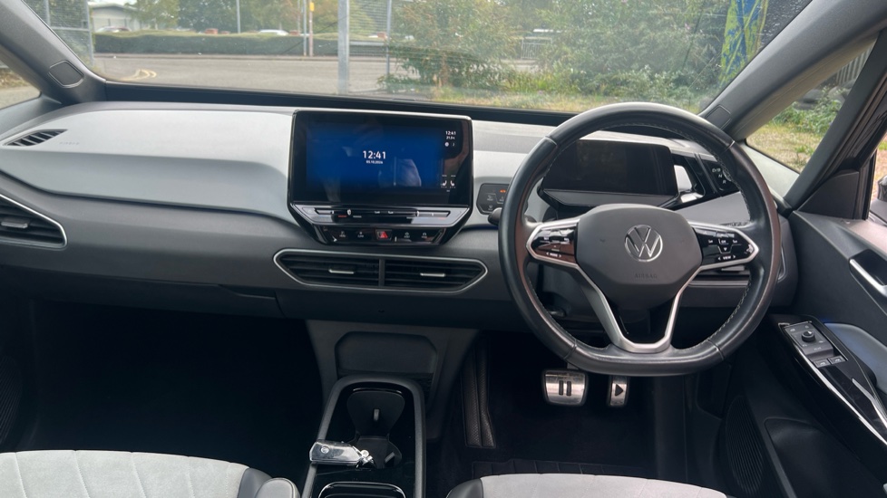Volkswagen ID.3 150kW Family Pro Performance 58kWh 5dr Auto Electric Hatchback - Image 10
