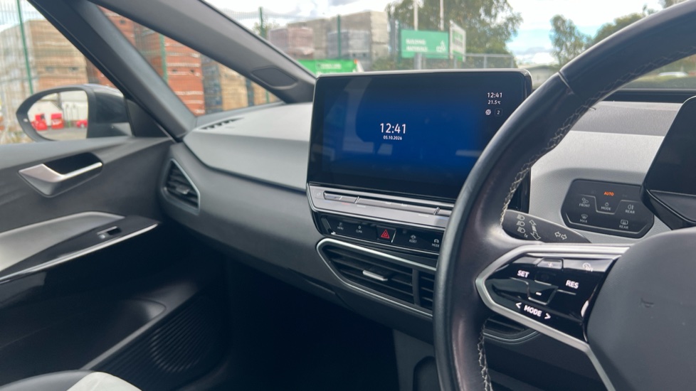 Volkswagen ID.3 150kW Family Pro Performance 58kWh 5dr Auto Electric Hatchback - Image 14