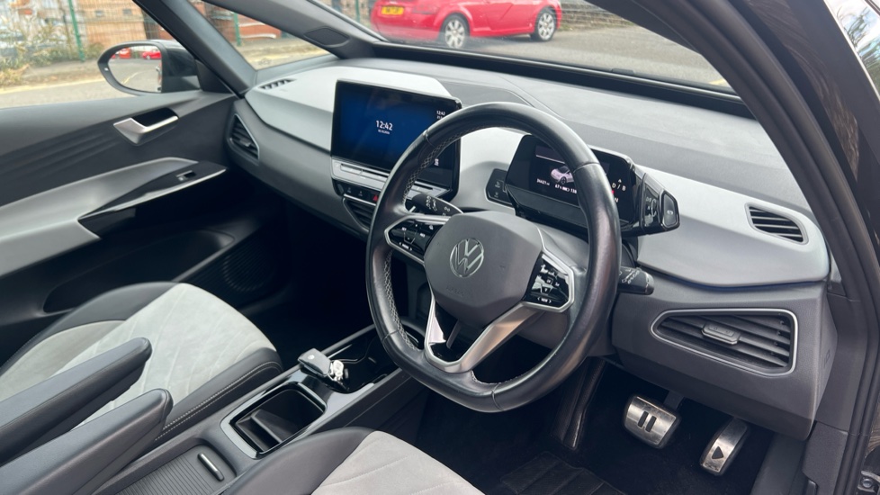 Volkswagen ID.3 150kW Family Pro Performance 58kWh 5dr Auto Electric Hatchback - Image 29