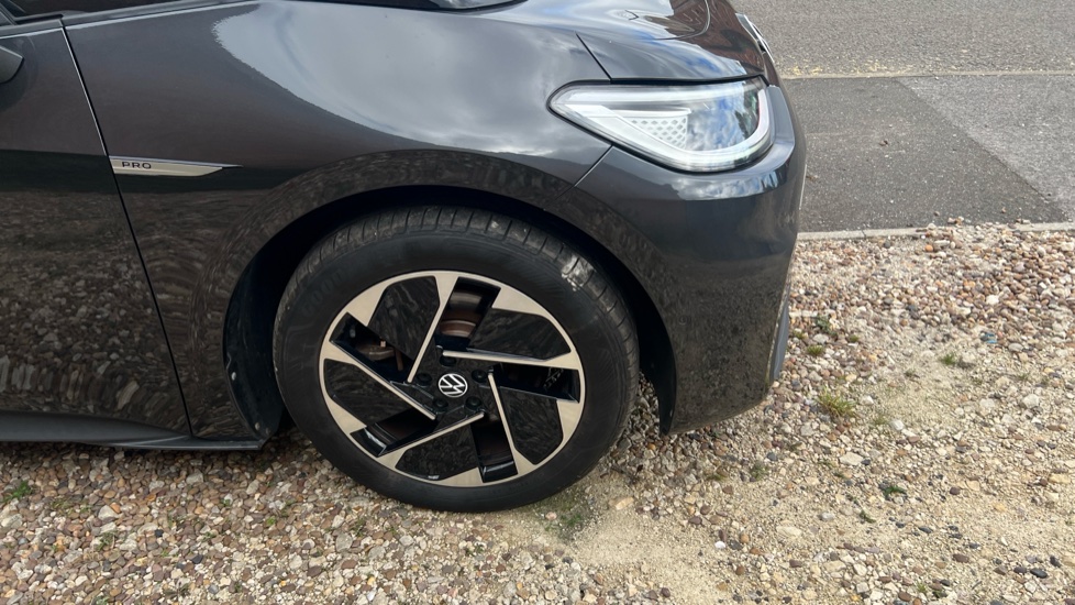 Volkswagen ID.3 150kW Family Pro Performance 58kWh 5dr Auto Electric Hatchback - Image 31