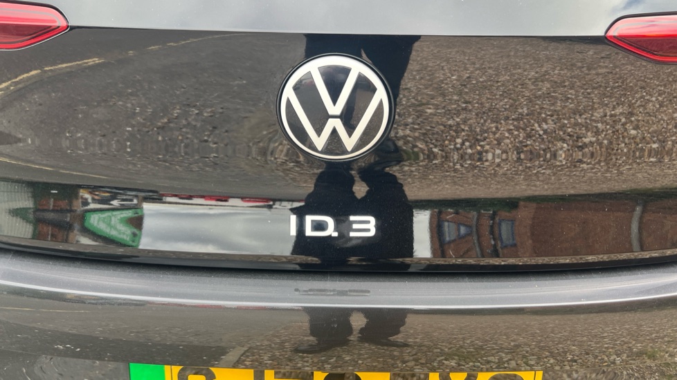 Volkswagen ID.3 150kW Family Pro Performance 58kWh 5dr Auto Electric Hatchback - Image 35