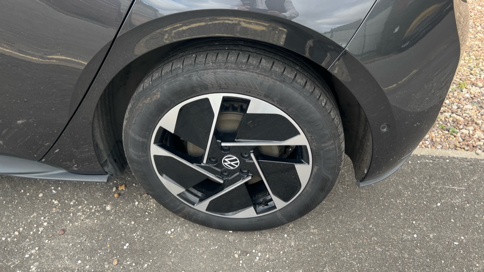 Volkswagen ID.3 150kW Family Pro Performance 58kWh 5dr Auto Electric Hatchback - Image 38