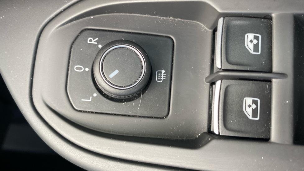 Volkswagen Golf 1.0 TSI Life 5dr Petrol Hatchback - Image 60