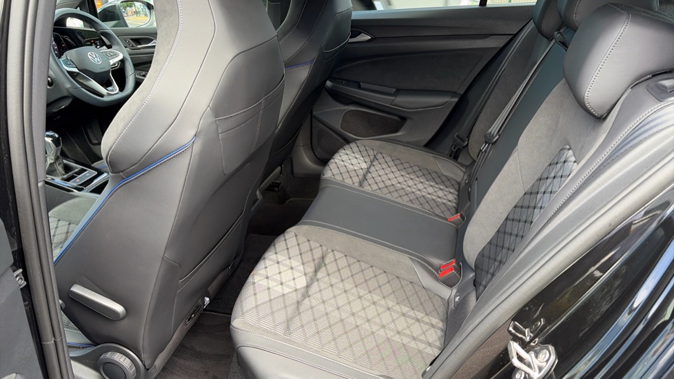 Volkswagen Golf 1.5 TSI 150 R-Line 5dr Petrol Hatchback - Image 16