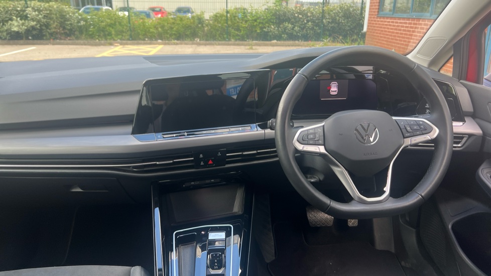 Volkswagen Golf 1.5 eTSI Style 5dr DSG Petrol Hatchback - Image 10