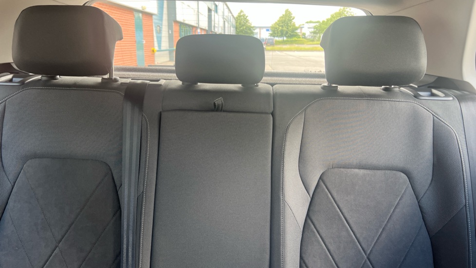 Volkswagen Golf 1.5 eTSI Style 5dr DSG Petrol Hatchback - Image 15