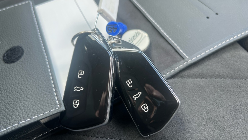 Volkswagen Golf 1.5 eTSI Style 5dr DSG Petrol Hatchback - Image 20