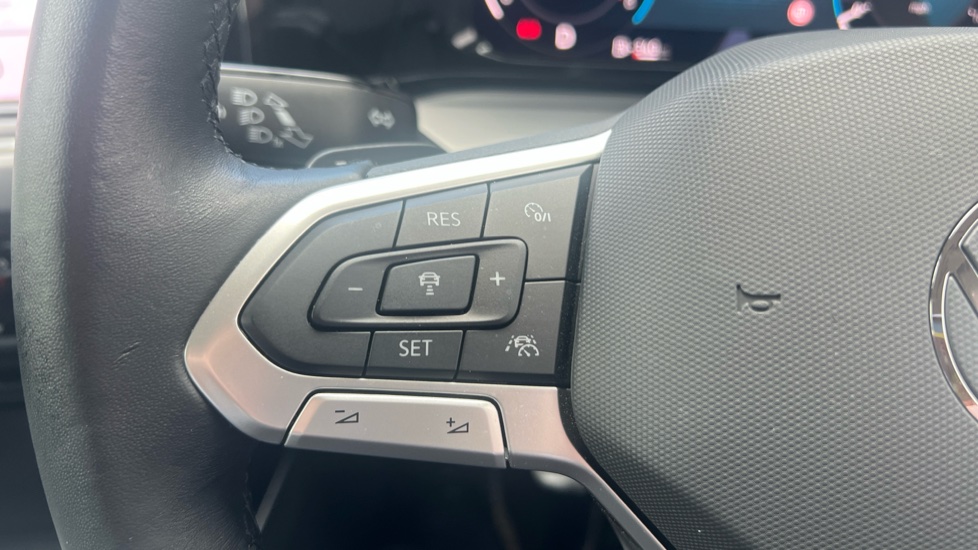 Volkswagen Golf 1.5 eTSI Style 5dr DSG Petrol Hatchback - Image 25
