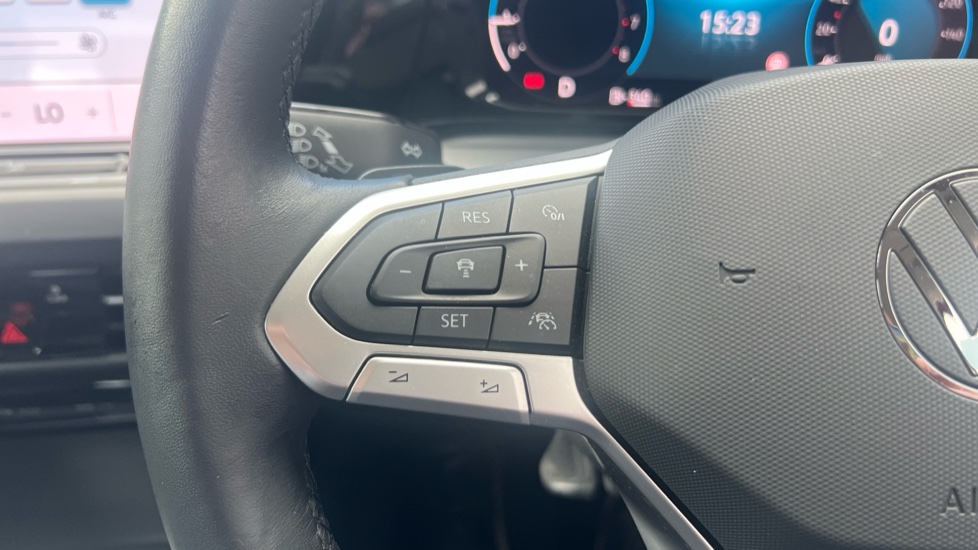 Volkswagen Golf 1.5 eTSI Style 5dr DSG Petrol Hatchback - Image 28