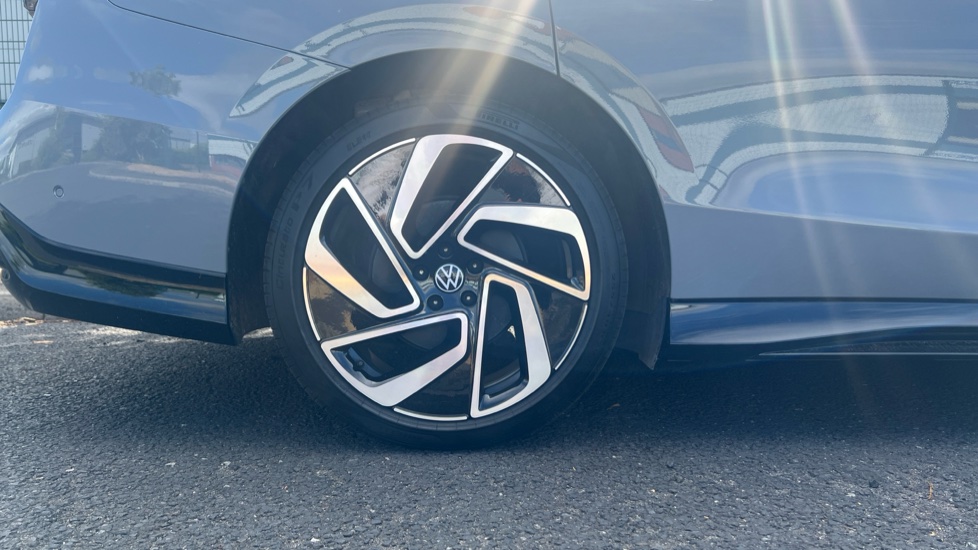 Volkswagen ID.7 210kW Match Pro S Plus 86kWh 5dr Auto Electric Estate - Image 7