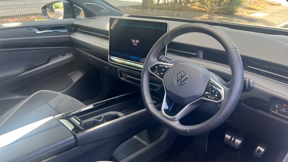 Volkswagen ID.7 210kW Match Pro S Plus 86kWh 5dr Auto Electric Estate - Image 11