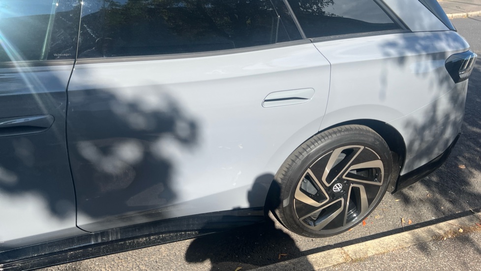 Volkswagen ID.7 210kW Match Pro S Plus 86kWh 5dr Auto Electric Estate - Image 44