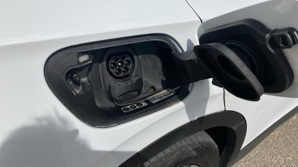 Volkswagen ID.4 150kW Max Pro Performance 77kWh 5dr Auto Electric Estate - Image 32