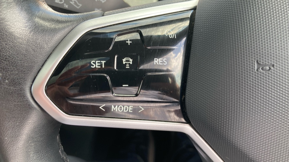 Volkswagen ID.4 150kW Max Pro Performance 77kWh 5dr Auto Electric Estate - Image 49