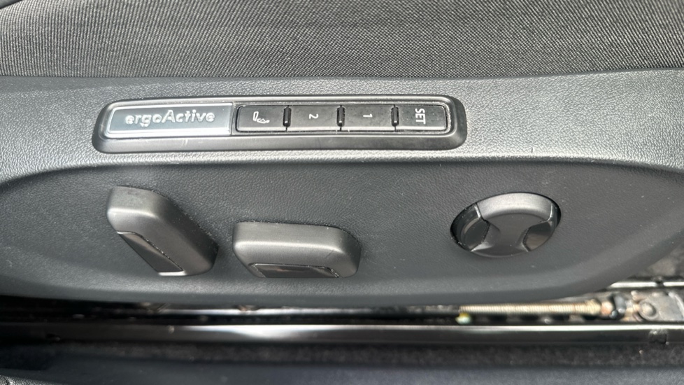 Volkswagen ID.7 210kW Launch Edition Pro 77kWh 5dr Auto Electric Hatchback - Image 25