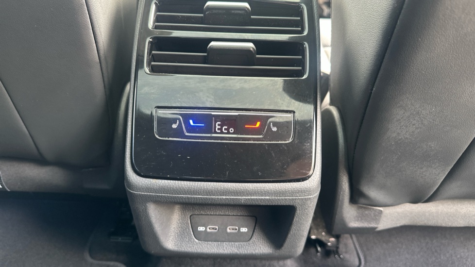 Volkswagen ID.7 210kW Launch Edition Pro 77kWh 5dr Auto Electric Hatchback - Image 34