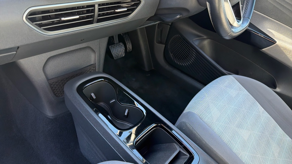 Volkswagen ID.3 150kW Life Pro Performance 58kWh 5dr Auto Electric Hatchback - Image 13