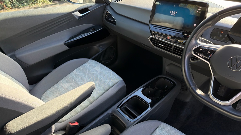 Volkswagen ID.3 150kW Life Pro Performance 58kWh 5dr Auto Electric Hatchback - Image 14