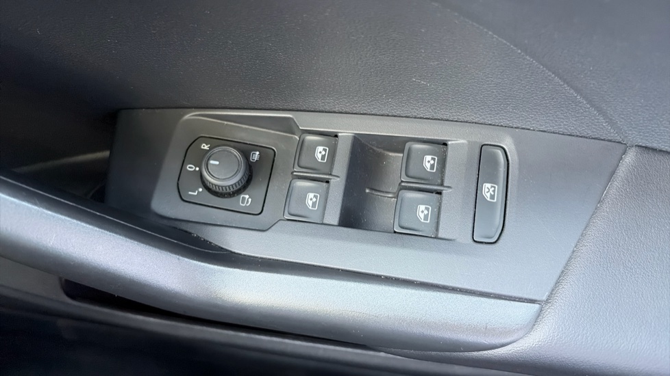 Volkswagen T-Cross 1.0 TSI Black Edition 5dr Petrol Estate - Image 27