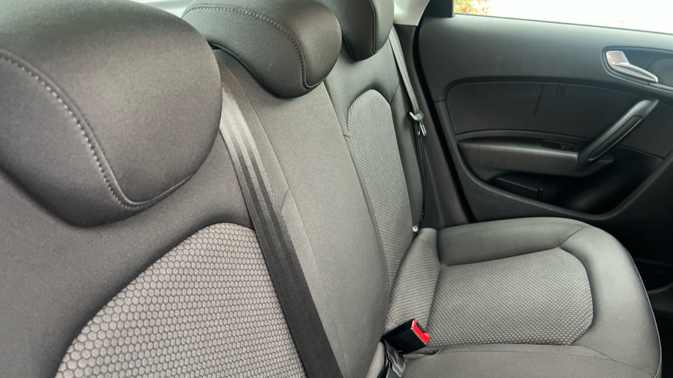 Audi A1 1.0 TFSI SE 5dr Petrol Hatchback - Image 31